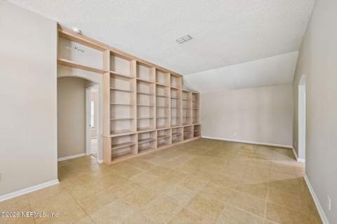 12306 Forest Gate Drive, Jacksonville FL - photo 7 of 40
