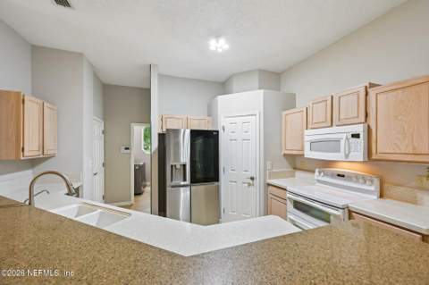 12306 Forest Gate Drive, Jacksonville FL - photo 13 of 40