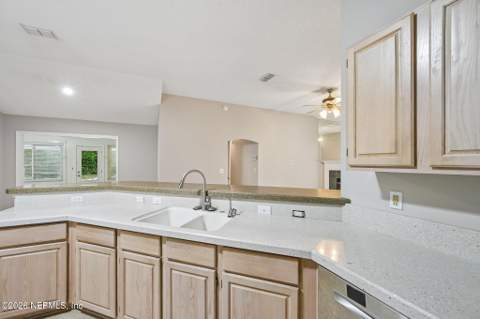 12306 Forest Gate Drive, Jacksonville FL - photo 15 of 40