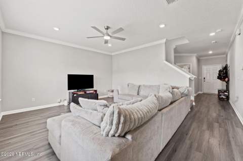 7155 Claremont Creek Drive, Jacksonville FL - photo 7 of 34
