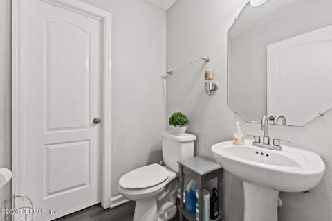 7155 Claremont Creek Drive, Jacksonville FL - photo 6 of 34