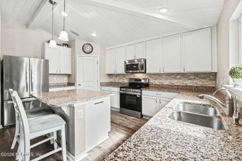 16013 Hutton Lane, Jacksonville FL - photo 12 of 34