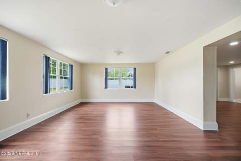 5162 Spring Glen Road, Jacksonville FL - photo 6 of 21