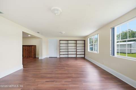 5162 Spring Glen Road, Jacksonville FL - photo 7 of 21