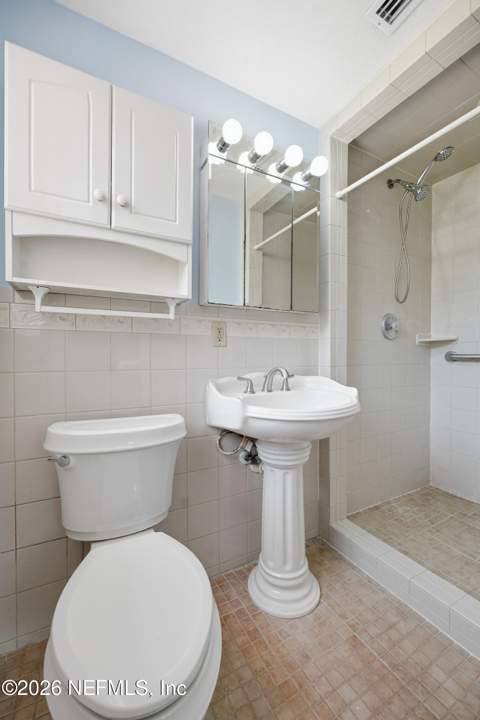 5162 Spring Glen Road, Jacksonville FL - photo 11 of 21