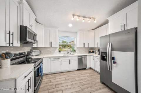 5350 Julington Ridge Court, Jacksonville FL - photo 9 of 39