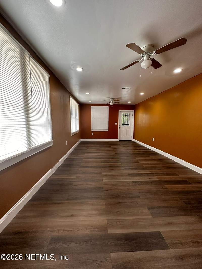 3 bedroom Single Family Residence at 1018 W 23rd Street, North End, Jacksonville — photo 3