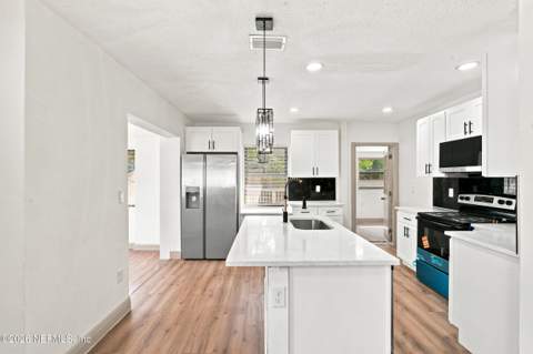 8956 5th Avenue, Jacksonville FL - photo 11 of 34