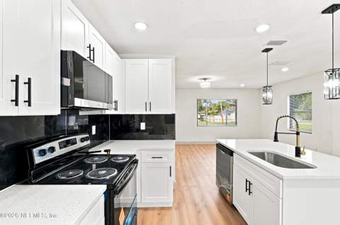 8956 5th Avenue, Jacksonville FL - photo 12 of 34