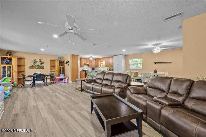 4 bedroom Single Family Residence at 226 E Minnesota Avenue, Macclenny, Macclenny — photo 5