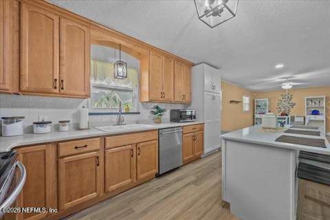 226 E Minnesota Avenue, Macclenny FL - photo 10 of 21