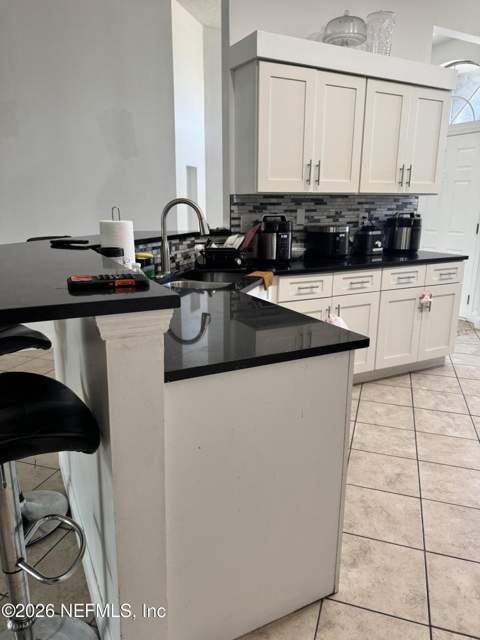 11908 Canterwood Drive, Jacksonville FL - photo 7 of 28