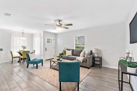 928 Allison Street, Jacksonville FL - photo 12 of 35
