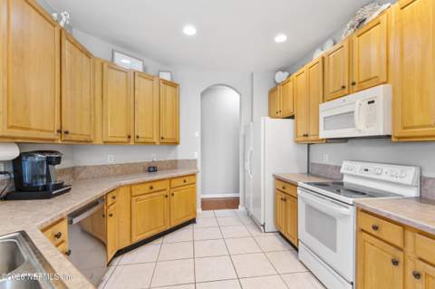 8812 Brighton Hill Circle, Jacksonville FL - photo 19 of 61