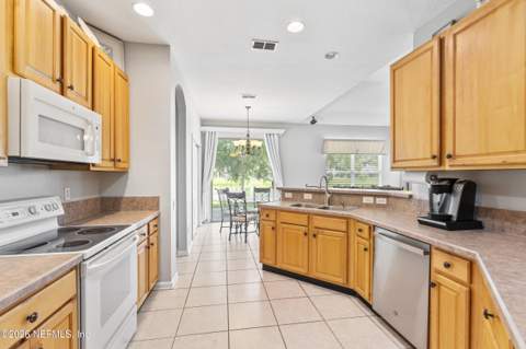 8812 Brighton Hill Circle, Jacksonville FL - photo 20 of 61