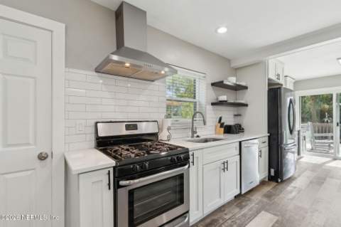 704 Seabrook Cove Road, Jacksonville FL - photo 13 of 42