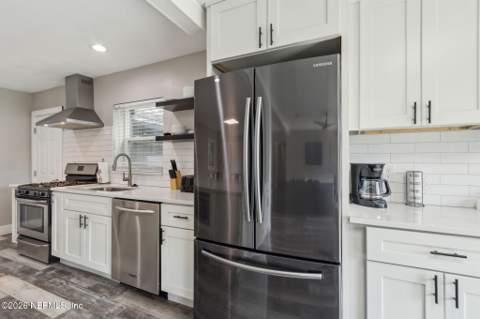 704 Seabrook Cove Road, Jacksonville FL - photo 16 of 42