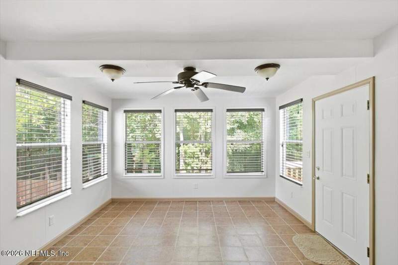 3 bedroom Single Family Residence at 258 Aquarius Circle, Lakeside Village, Jacksonville — photo 5