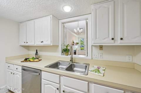 5303 Ortega Boulevard #103, Jacksonville FL - photo 12 of 49