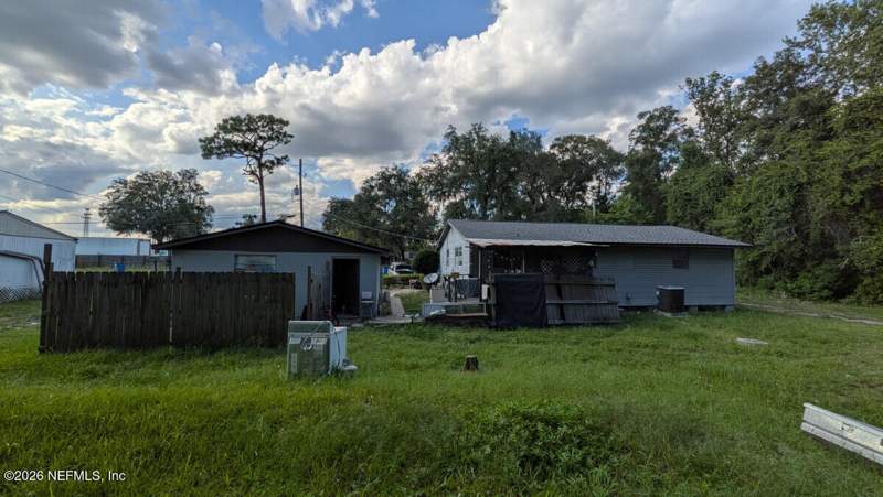 3 bedroom Single Family Residence at 4140 Bracewell Road, Section Land, Jacksonville — photo 2