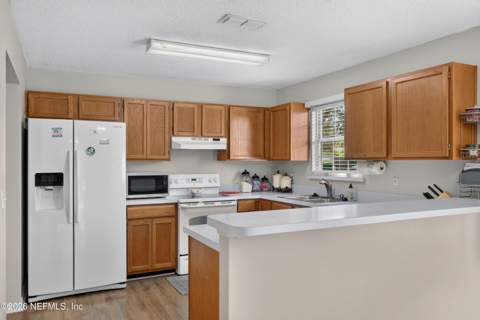 8680 Bandera Circle, Jacksonville FL - photo 13 of 52