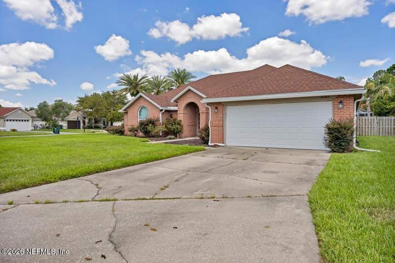 4 bedroom Single Family Residence at 12183 Irwin Manor Drive, Walkers Glen Ii, Jacksonville — photo 2