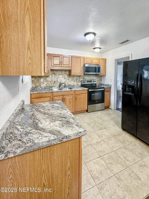 5351 Royce Avenue, Jacksonville FL - photo 9 of 23