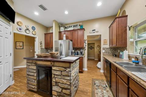 11189 Saddle Club Drive, Jacksonville FL - photo 7 of 31