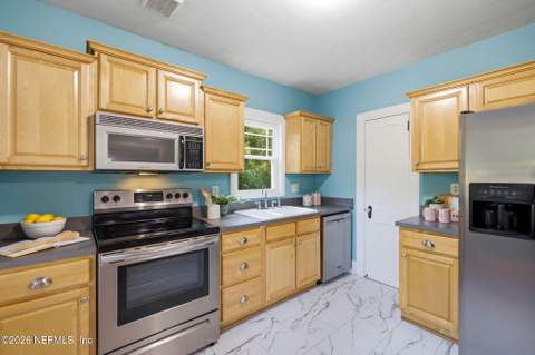 1335 Murray Drive, Jacksonville FL - photo 12 of 48