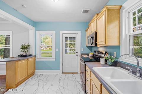 1335 Murray Drive, Jacksonville FL - photo 14 of 48
