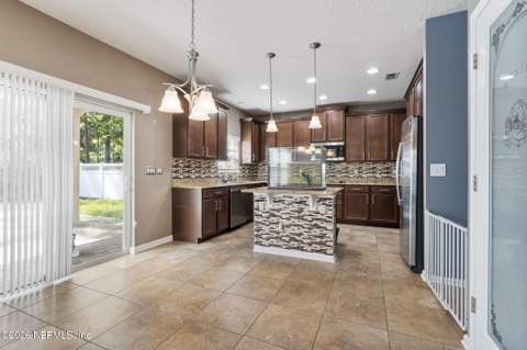 569 Glendale Lane, Orange Park FL - photo 8 of 24