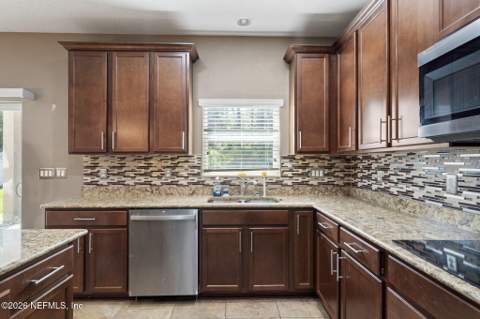 569 Glendale Lane, Orange Park FL - photo 10 of 24