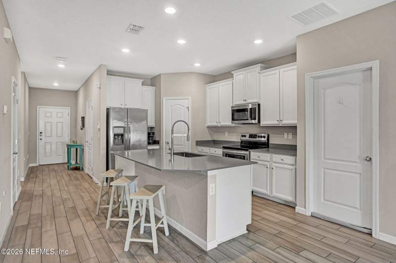 3 bedroom Single Family Residence at 7001 Bowers Creek Drive, Longleaf, Jacksonville — photo 5