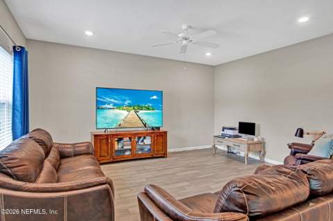 7001 Bowers Creek Drive, Jacksonville FL - photo 10 of 24
