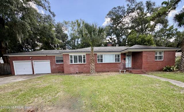 1353 LIVE OAK Lane