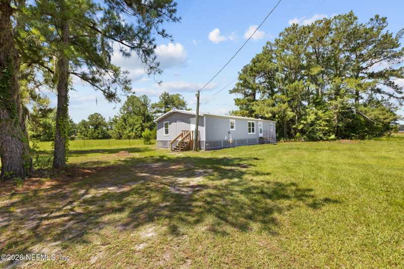 3 bedroom Manufactured Home at 6952 County Road 136A, Live Oak, Live Oak — photo 1