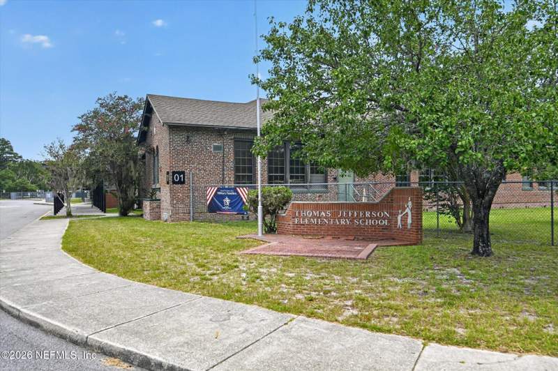 3 bedroom Single Family Residence at 8149 IDAHO Street, Marietta, Jacksonville — photo 3