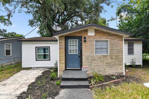 8149 IDAHO Street, Jacksonville FL - photo 6 of 21