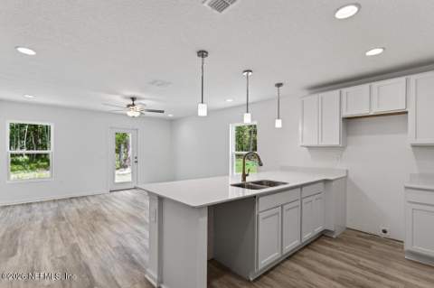 8033 Osteen Street, Jacksonville FL - photo 11 of 50