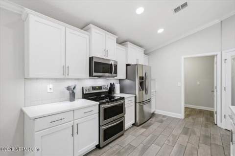 261 Lost Lake Drive, St. Augustine FL - photo 15 of 37
