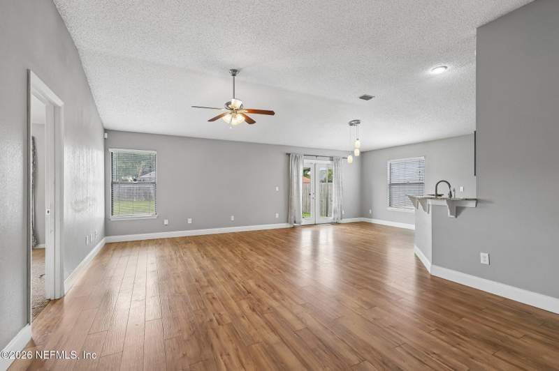 3 bedroom Single Family Residence at 687 Scarlet View Court, Savannah Glen, Orange Park — photo 4