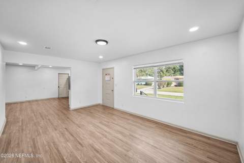 6910 Cartier Circle, Jacksonville FL - photo 9 of 39