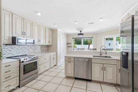 12186 Travertine Trail, Jacksonville FL - photo 19 of 41