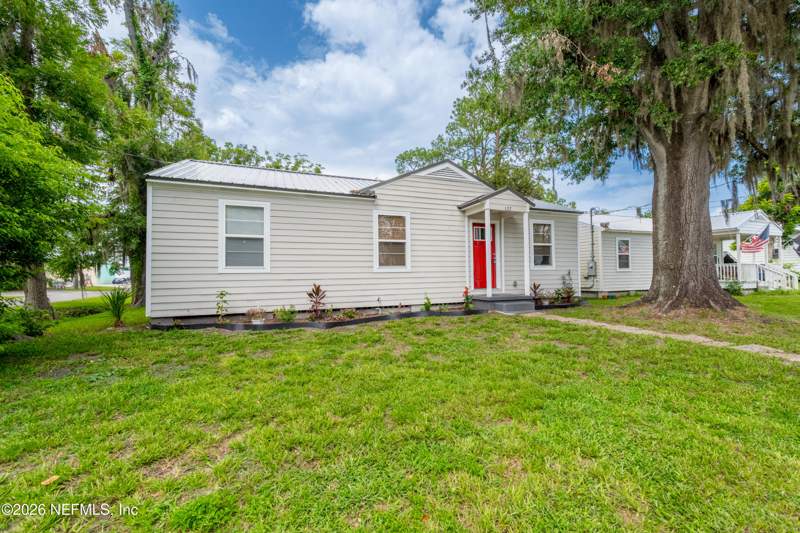 3 bedroom Single Family Residence at 137 W Washington Street, Temples, Starke — photo 2
