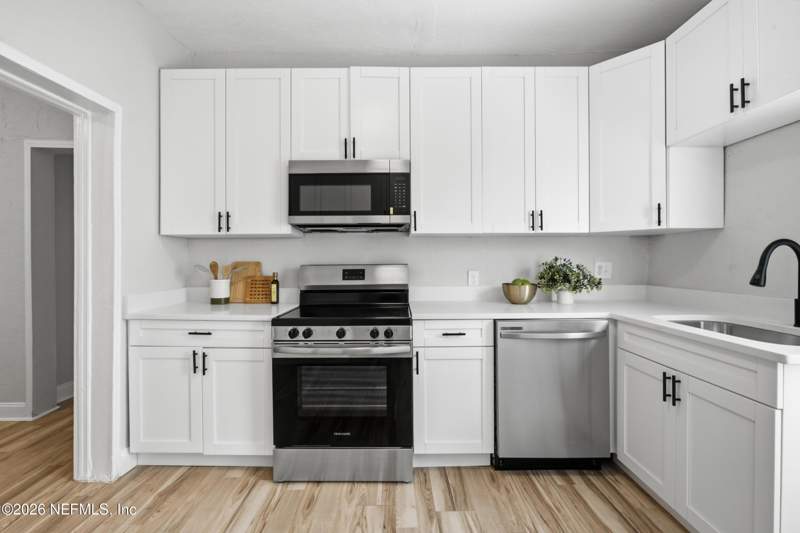 3 bedroom Single Family Residence at 2202 W 1st Street, Robinsons Addn To W, Jacksonville — photo 3