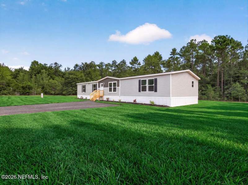 5 bedroom Mobile Home at 28122 Trinity Lane, Nassau, Hilliard — photo 2