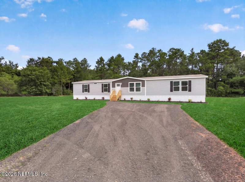 5 bedroom Mobile Home at 28122 Trinity Lane, Nassau, Hilliard — photo 3