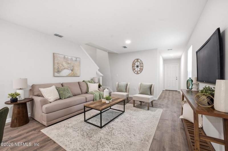 4 bedroom Single Family Residence at 9089 INDIA Avenue, Oakwood Villa Ests, Jacksonville — photo 4