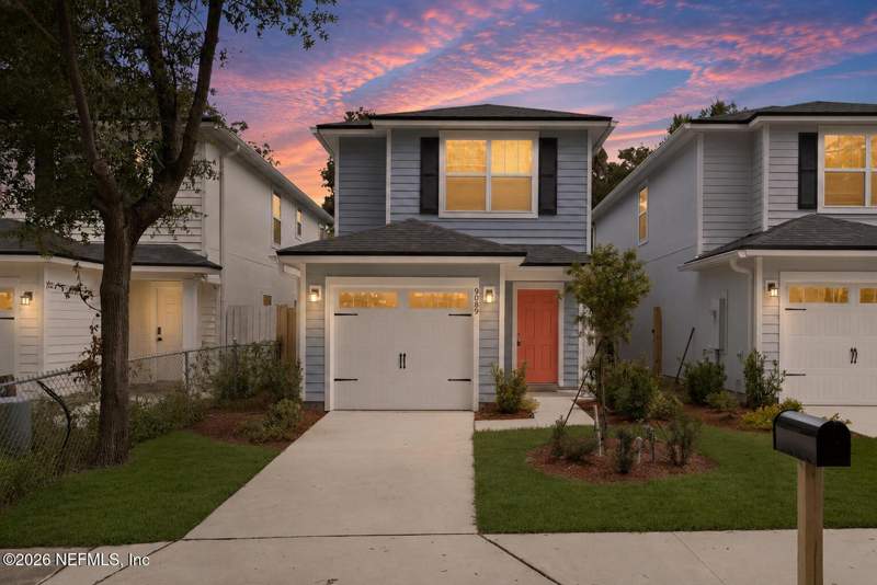 4 bedroom Single Family Residence at 9089 INDIA Avenue, Oakwood Villa Ests, Jacksonville — photo 2
