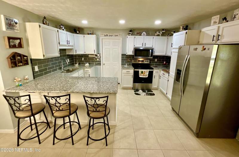 2 bedroom Single Family Residence at 468 SE 28th Way, Geneva Lake Estates, Melrose — photo 4